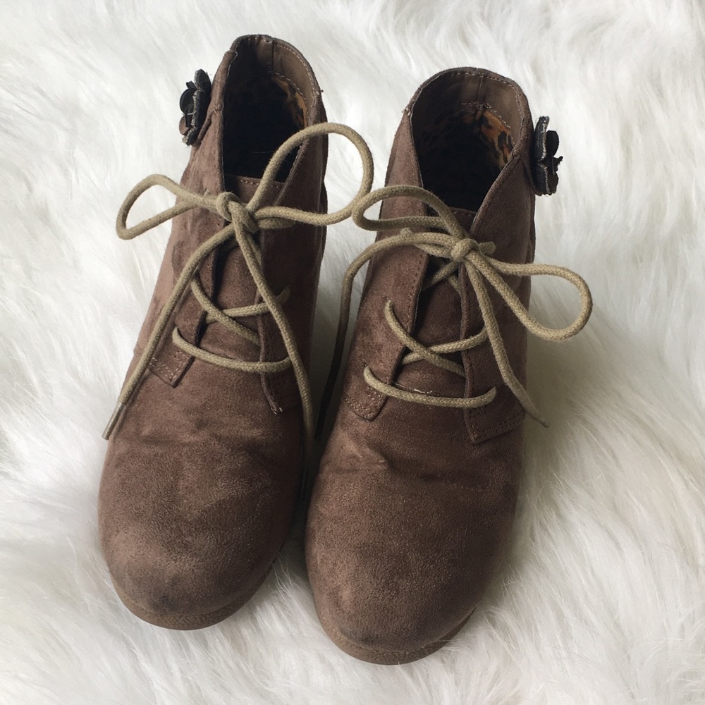 Girls wedge boots